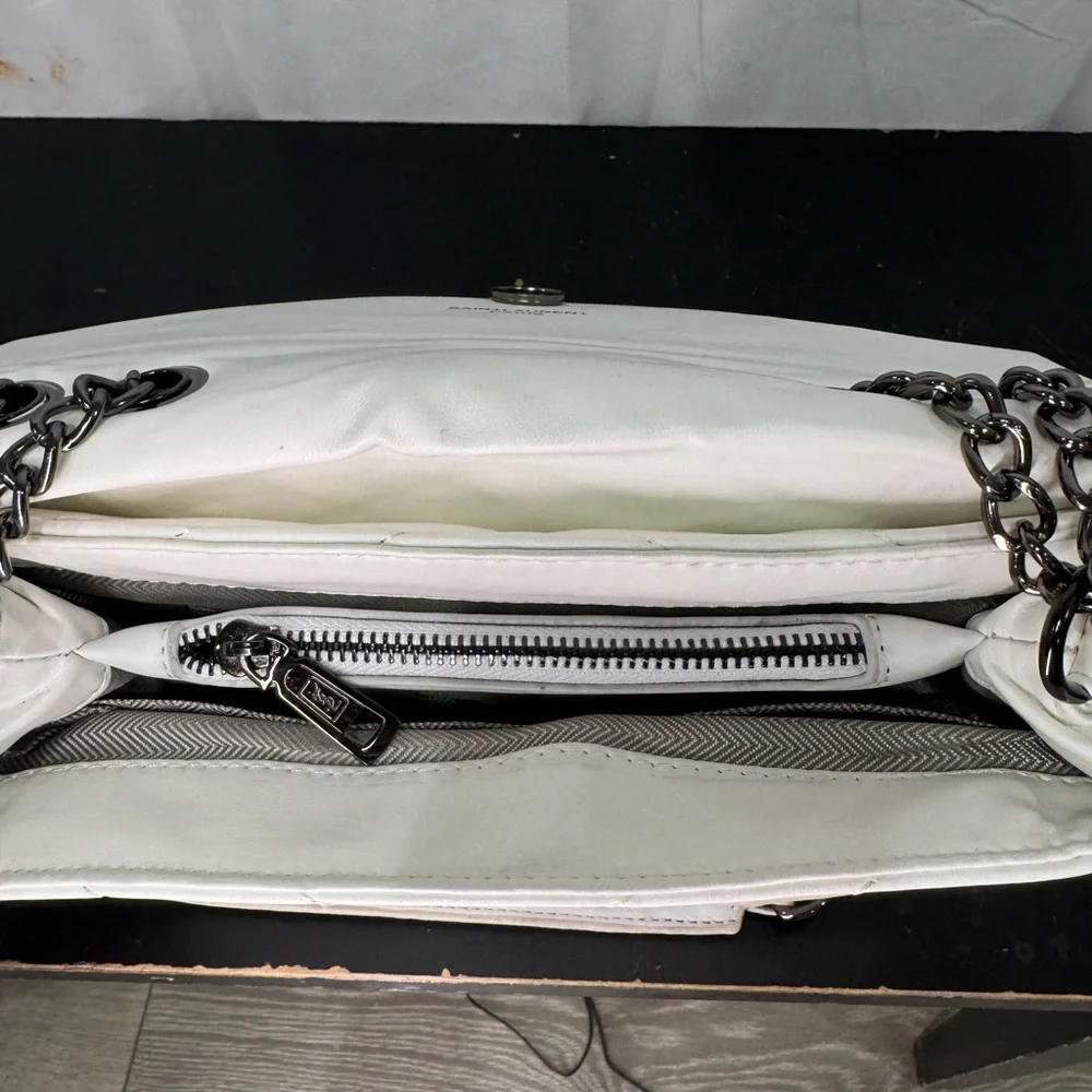 Yves Saint Laurent Loulou White Quilted Shoulder Bag - Picture 10 of 11